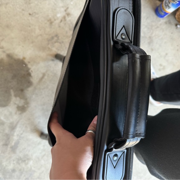 COPY - ProHT Sturdy feaux Leather Laptop/Briefcase - Picture 4 of 10